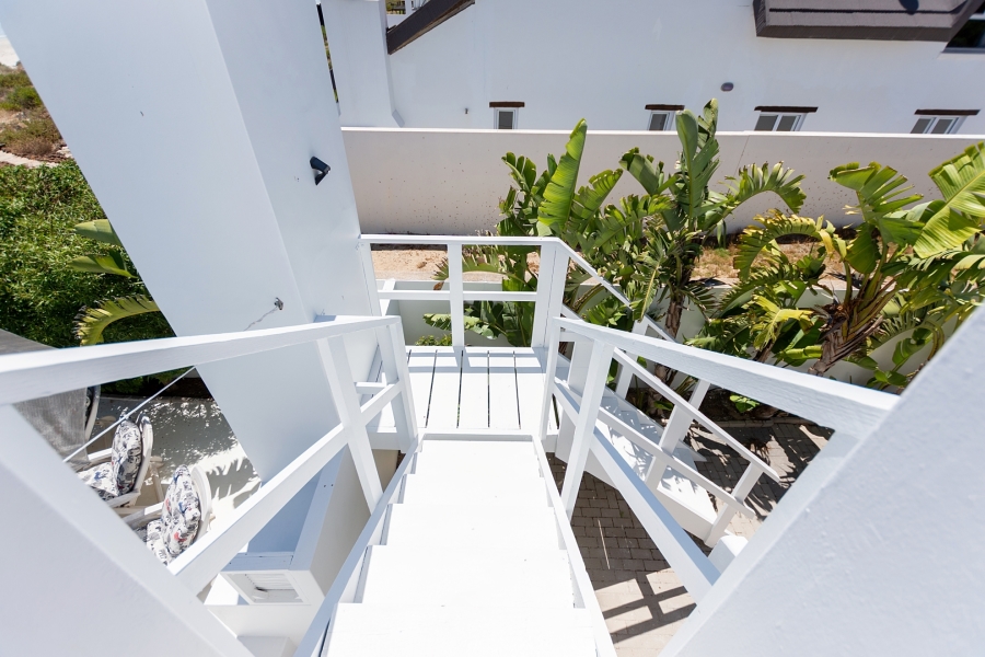5 Bedroom Property for Sale in Golden Mile Western Cape